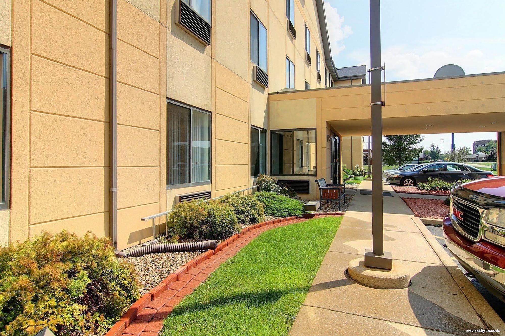 Inn & Suites Merrillville Extérieur photo
